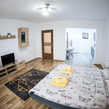 Travel Homzzz Apartments Târgu-Mureş Екстериор снимка