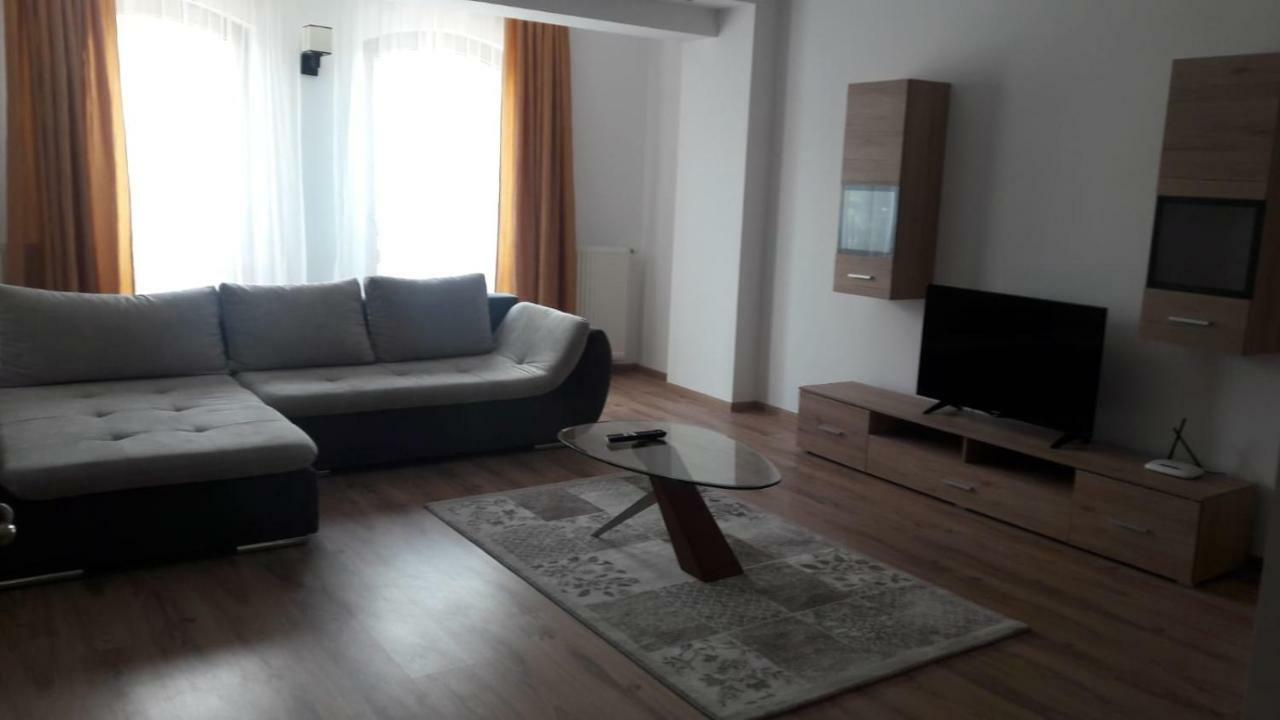 Travel Homzzz Apartments Târgu-Mureş Екстериор снимка