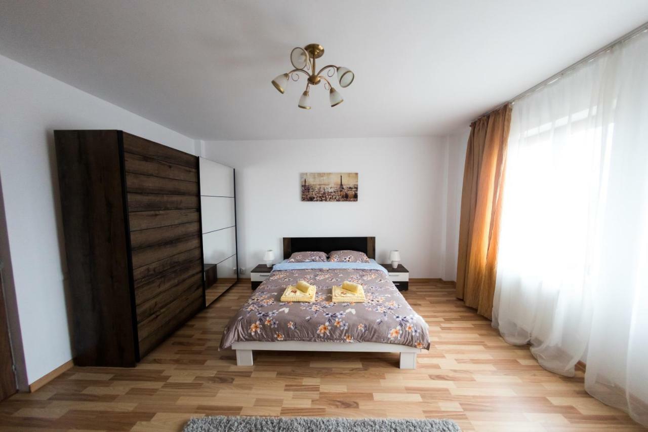 Travel Homzzz Apartments Târgu-Mureş Екстериор снимка