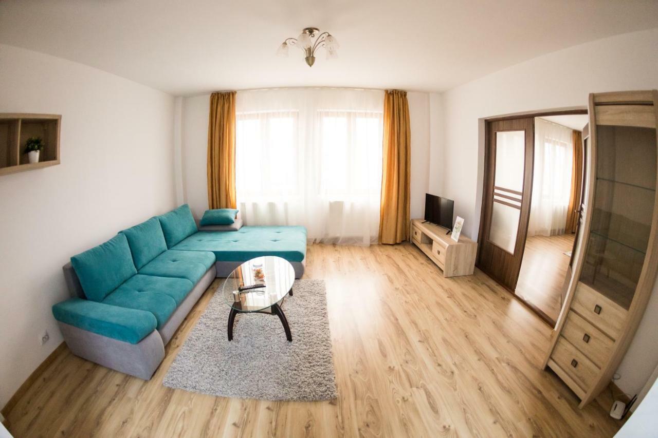Travel Homzzz Apartments Târgu-Mureş Екстериор снимка
