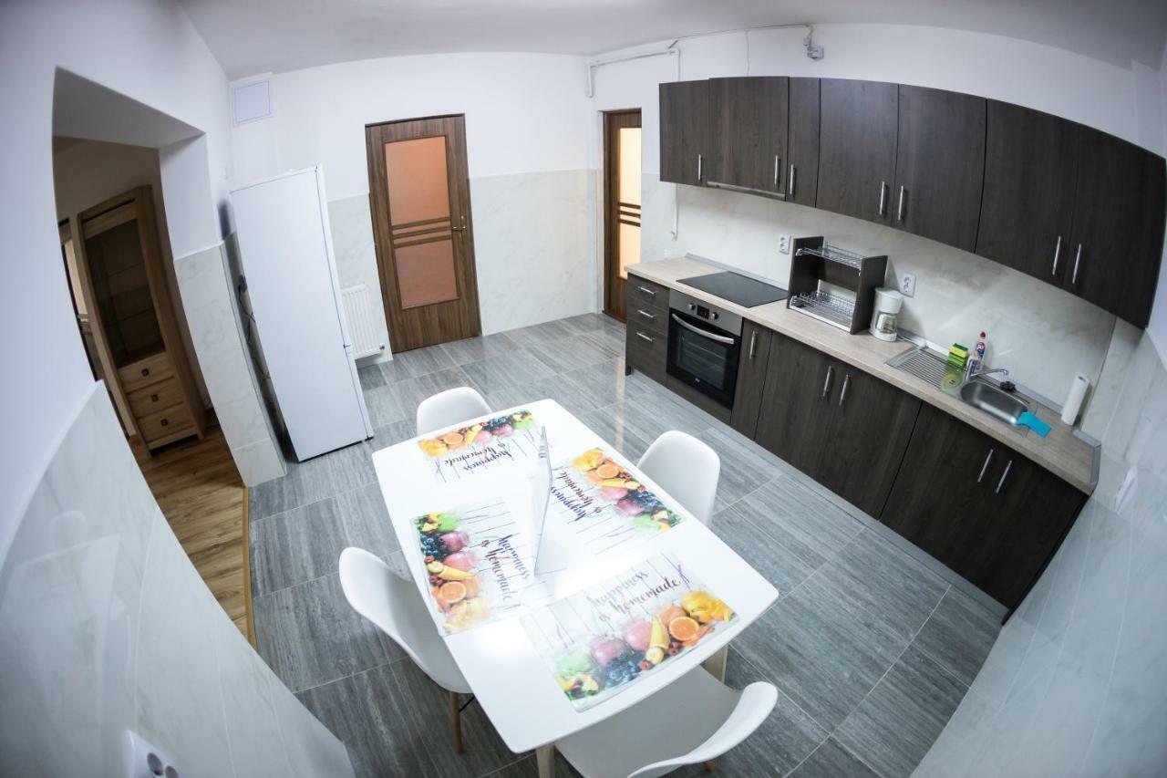 Travel Homzzz Apartments Târgu-Mureş Екстериор снимка