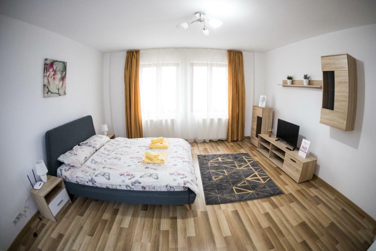 Travel Homzzz Apartments Târgu-Mureş Екстериор снимка